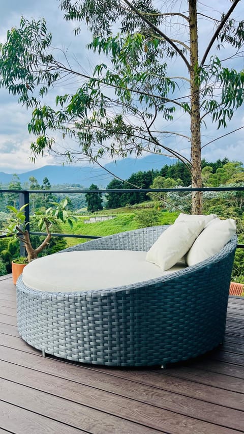 Natural landscape, Balcony/Terrace, Seating area, Garden view, Mountain view