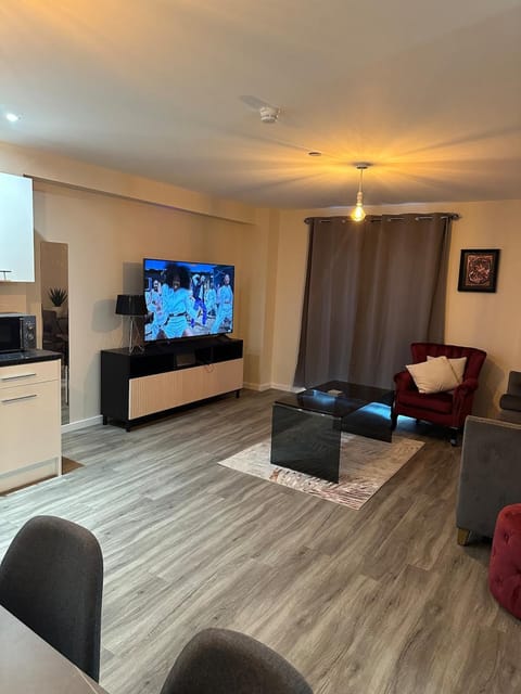 Communal lounge/ TV room, Living room, Seating area, Evening entertainment