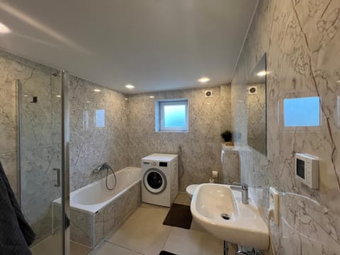 Haus am Park Dreieich House in Frankfurt