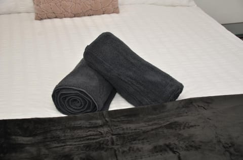 Bedroom, towels