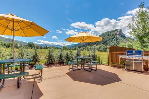 Riverfront Escape #320 Hotel in Avon