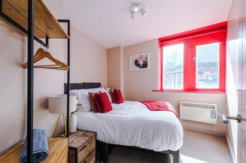 Modern 2BR near Wigan Town Centre Apartment in Wigan