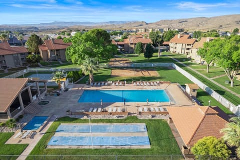 Cozy Condo - Stay for 9 House in St George