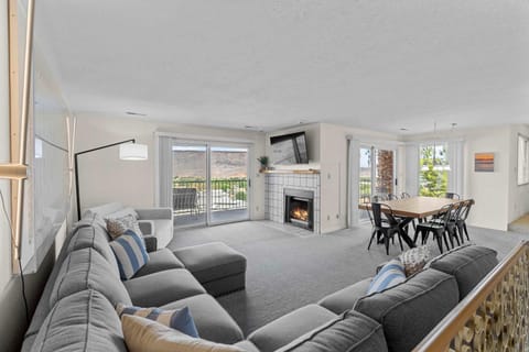 Cozy Condo - Stay for 9 House in St George