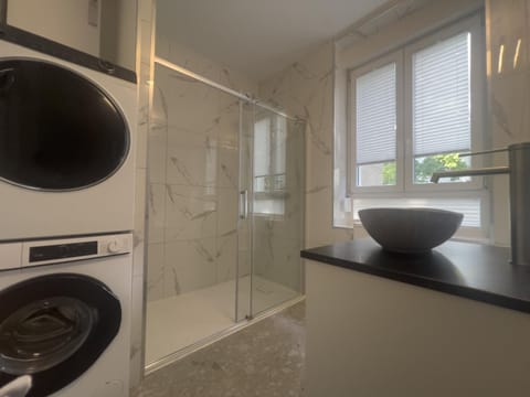 Neues Apartment mit 2 Schlafzimmern und Küche Apartment in Offenbach