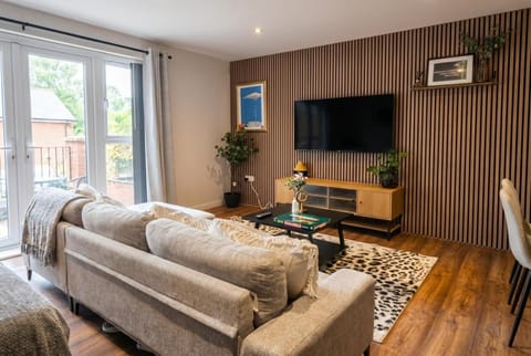 Communal lounge/ TV room, TV and multimedia, Living room