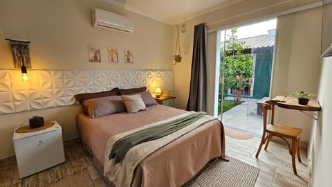 Bed, Photo of the whole room, air conditioner