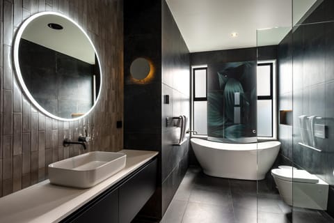 Shower, Toilet, Bathroom, Bath, towels