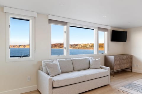 New Modern Studio - Stunning Ocean view Apartment in La Jolla