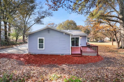 Beautiful Marietta GA 3 Bedroom 2 and a half Bath House in Marietta