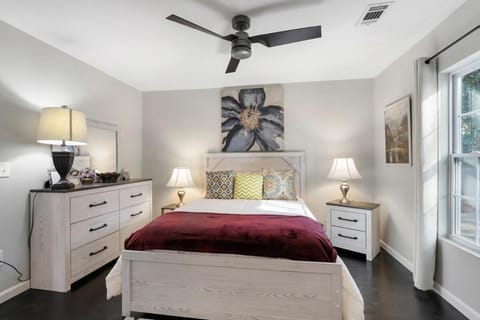 Beautiful Marietta GA 3 Bedroom 2 and a half Bath House in Marietta