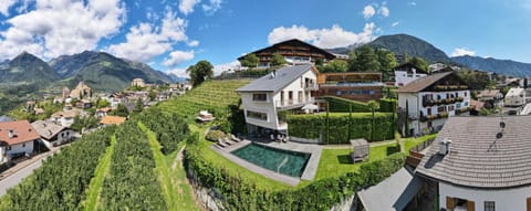 Property building, Garden, Pool view, Swimming pool