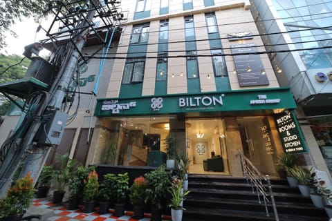 Property building, Facade/entrance