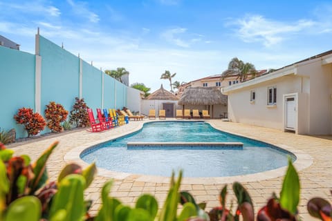 Swimming pool, sunbed