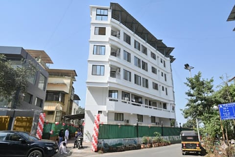 Property building, Day, Street view, Location, Parking