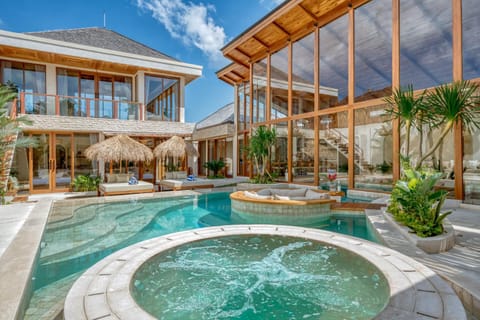 Villa Lima 8BDR Jacuzzi Sauna Ice-bath Cinema Villa in Kuta