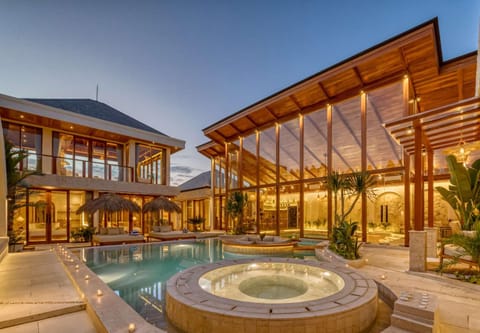 Villa Lima 8BDR Jacuzzi Sauna Ice-bath Cinema Villa in Kuta