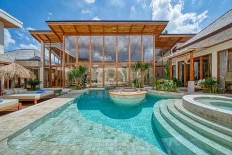 Villa Lima 8BDR Jacuzzi Sauna Ice-bath Cinema Villa in Kuta