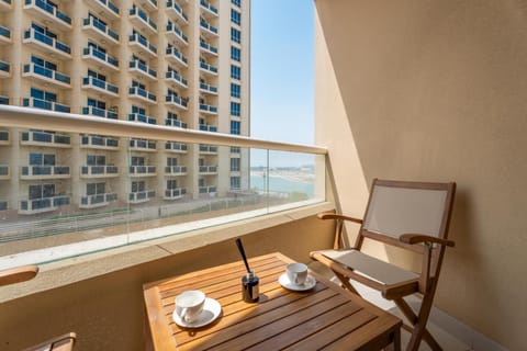 Patio, Day, Coffee/tea facilities, View (from property/room), Balcony/Terrace, Seating area, Dining area