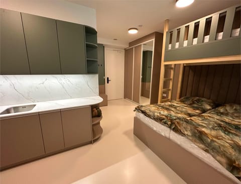Kitchen or kitchenette, bunk bed