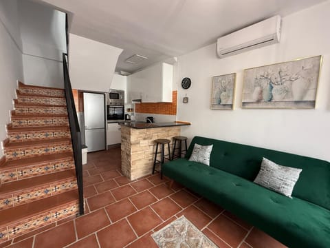 Estepona Old Town Gem • 5 min Walk to Beach House in Estepona