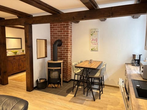 Kitchen or kitchenette, Seating area, Dining area