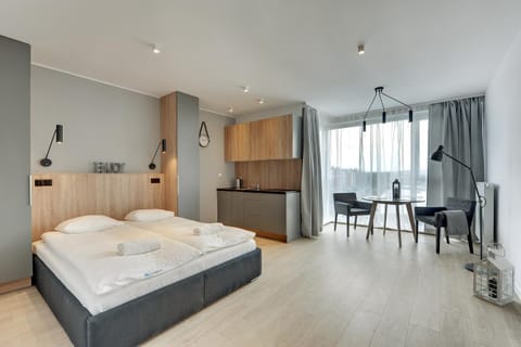 Bed, Kitchen or kitchenette, Photo of the whole room, Seating area, towels