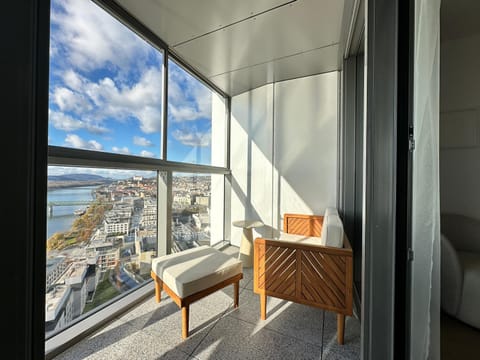 Balcony/Terrace, City view