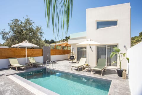 Patio, Day, Pool view, Swimming pool, sunbed