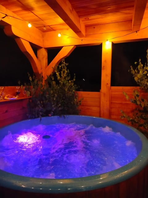 Hot Tub, Pool view