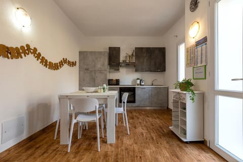 Property building, Kitchen or kitchenette, Living room