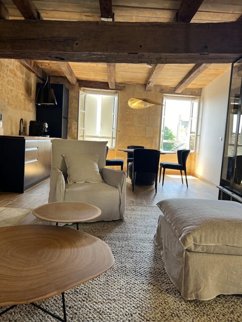 Living room, Photo of the whole room, Seating area