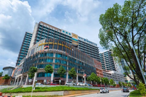Property building, Restaurant/places to eat