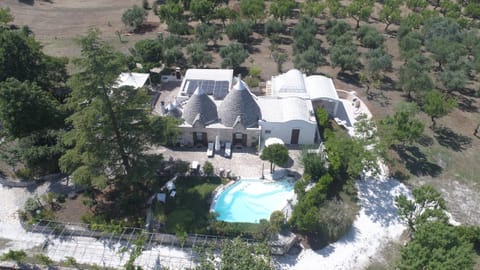 Property building, Natural landscape, Bird's eye view, Landmark view, Swimming pool