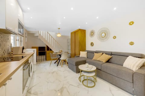 Living room, Seating area, Dining area, kitchen