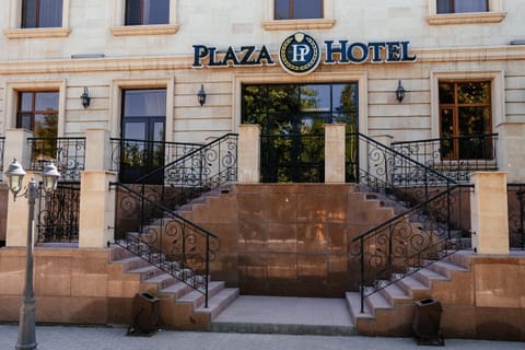 Property building, Facade/entrance, Day