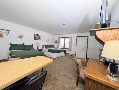 Cool City Motel Motel in Two Rivers