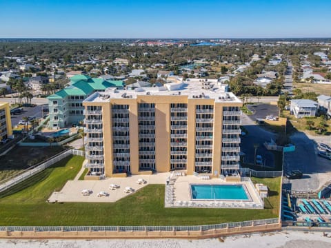 Property building, Day, Bird's eye view, Pool view