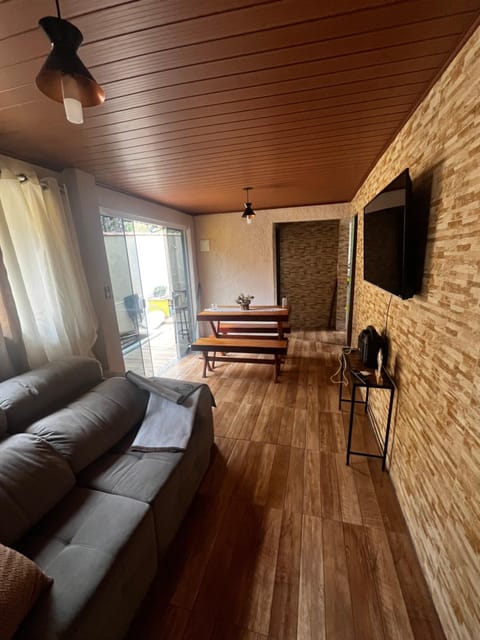 Ohana Bolt Miguel Pereira House in Miguel Pereira