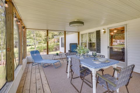 Lake Sinclair Escape Screened Porch, Modern Style House in Lake Sinclair