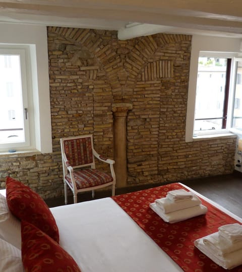 Bed, View (from property/room), Bedroom, City view