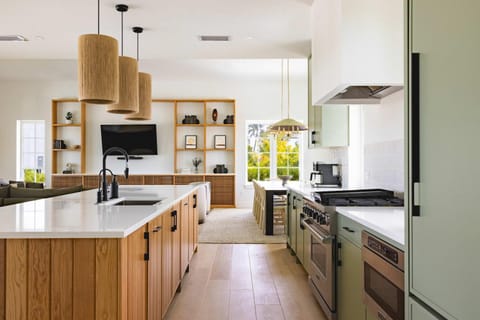 Brand New The Greenmoor House with Pool House in Stock Island