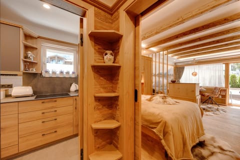 Bed, Kitchen or kitchenette, Living room, Photo of the whole room, Bedroom