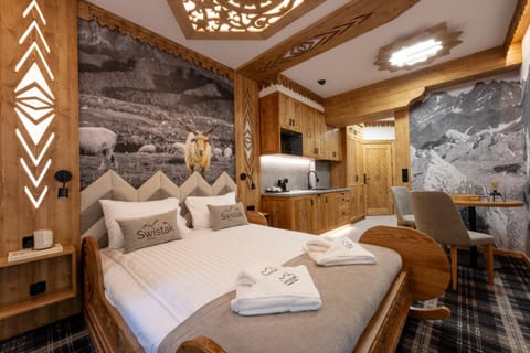 Bed, Kitchen or kitchenette, Photo of the whole room, Bedroom, towels