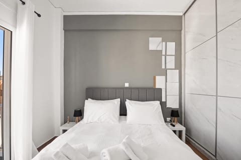 Bed, View (from property/room), View (from property/room), Living room, Beach, City view, City view, Mountain view, Sea view, Sea view, flat iron, towels