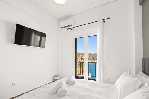 Natural landscape, View (from property/room), Beach, City view, City view, Mountain view, Sea view, Sea view