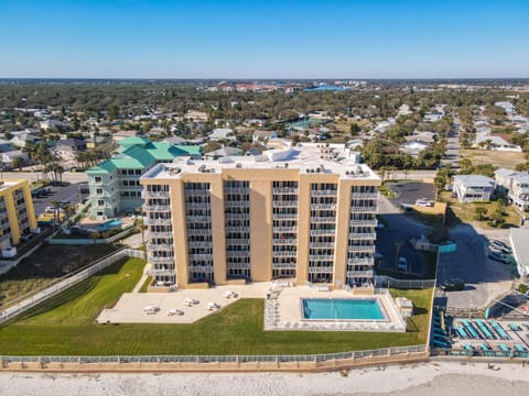 Property building, Day, Bird's eye view, Swimming pool