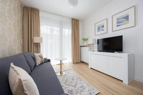 Communal lounge/ TV room, TV and multimedia, Living room, Seating area