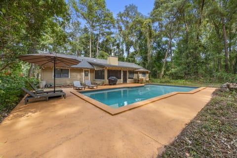 Pool view, Swimming pool, Swimming pool, sunbed