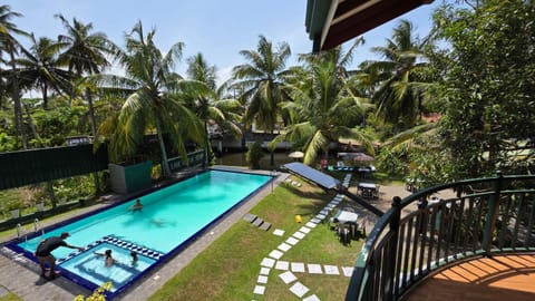 Swimming pool